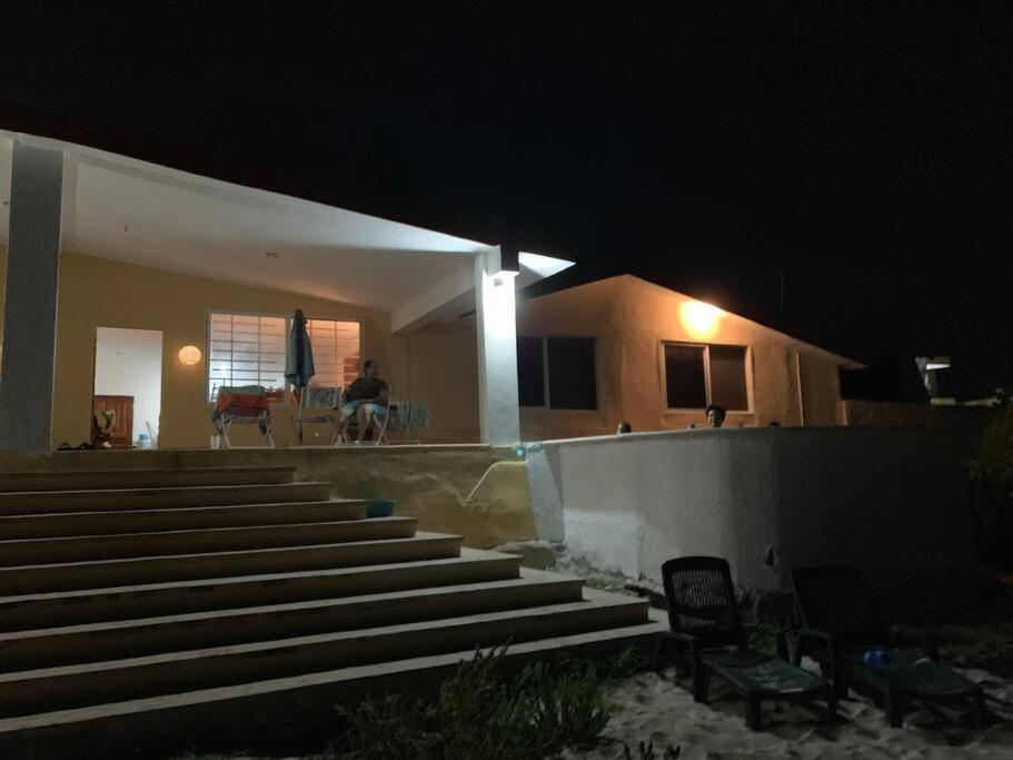 La Casa Amarilla Frente Al Mar Villa Chelem Dış mekan fotoğraf