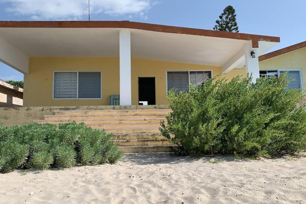 La Casa Amarilla Frente Al Mar Villa Chelem Dış mekan fotoğraf